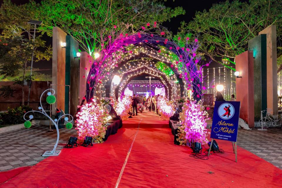 Red Carpet with Tropical entry
