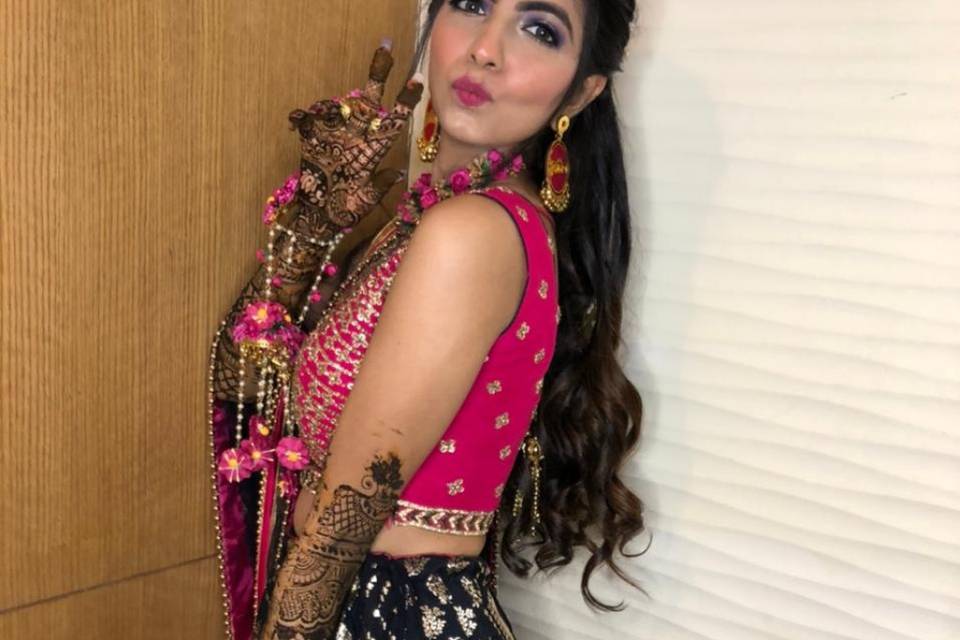 Mehendi bride