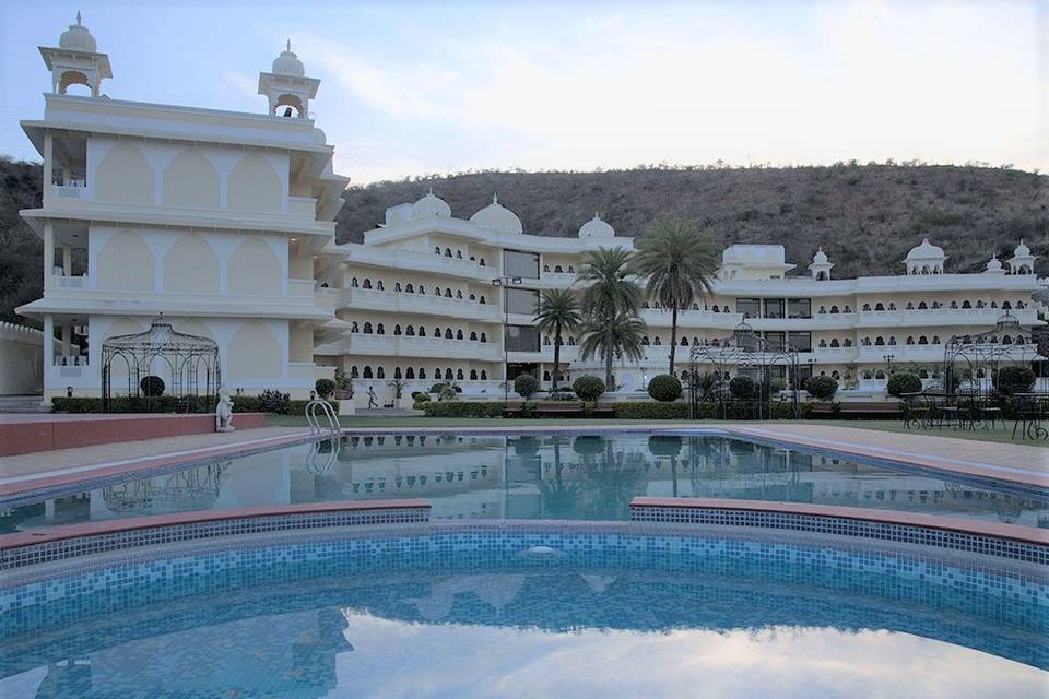Best-resorts-in-udaipur