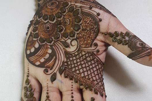 PS Meenaxi Mehndi Artist