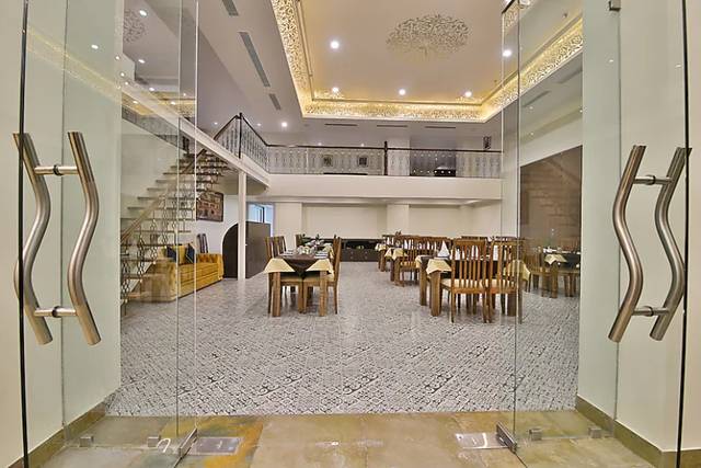 Banquet hall