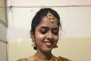 Aarthi Makeover Artistry