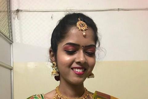 Aarthi Makeover Artistry