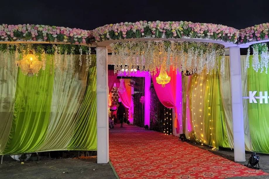 Entrance decor