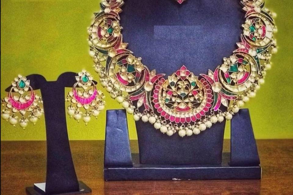 Necklace & earrings