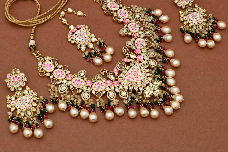 Necklace & earrings