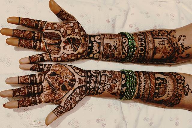 15+ Intricate Floral Mehendi Designs We're Gushing Over! | Modern henna  designs, Floral henna designs, Henna designs hand