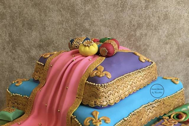 Women's white and silver pillow and crown themed cake | Themed cakes, Cake, Pillow  cakes