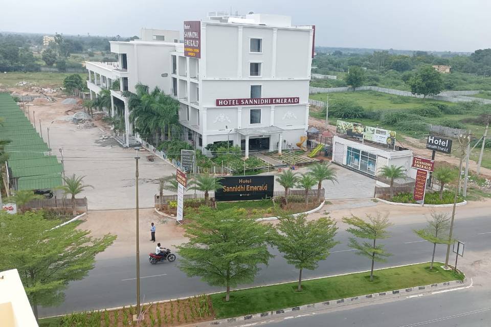 Hotel Sannidhi Emerald