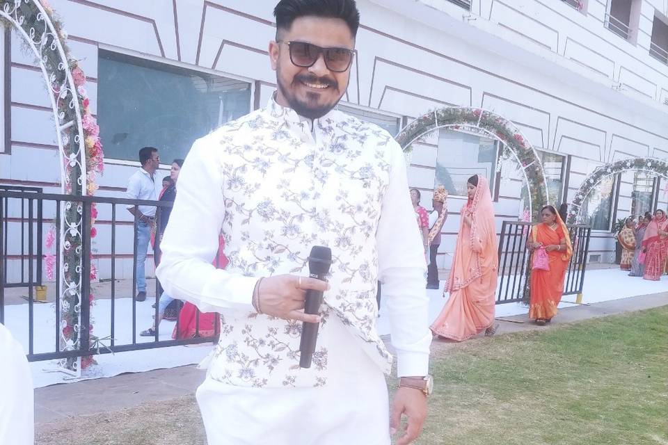 Anchor Rohit Arora