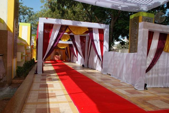 Entrance decor