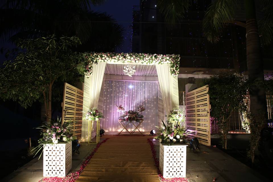 Entrance Decor