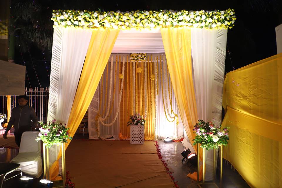 Entrance Decor