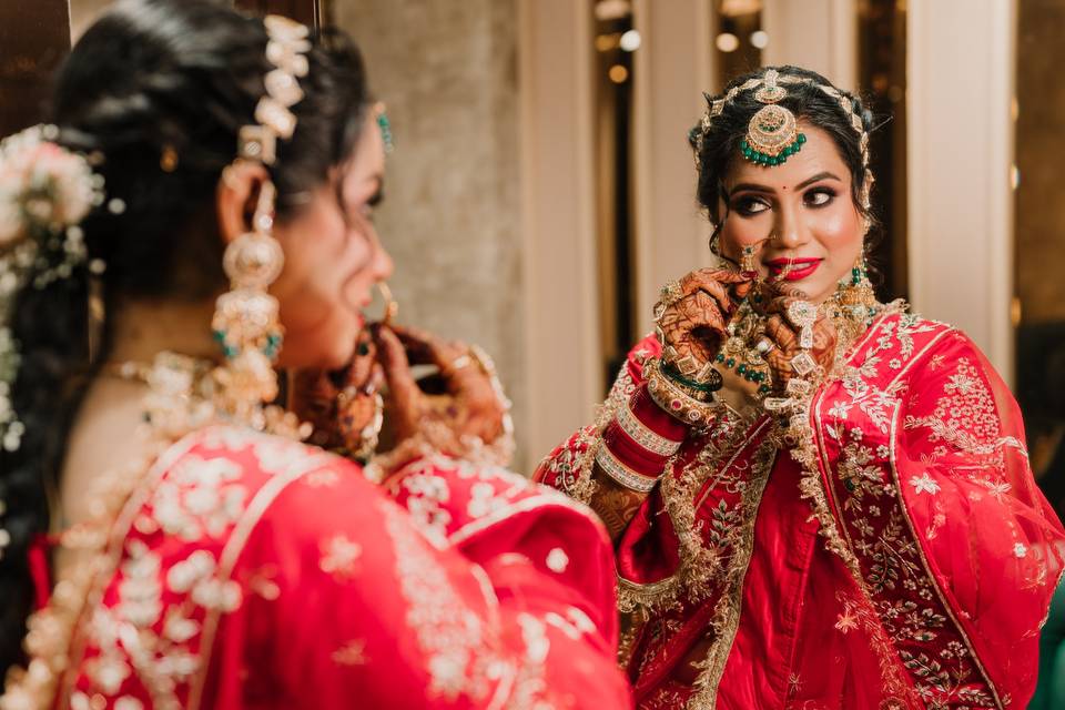 BRIDE GETTING READY