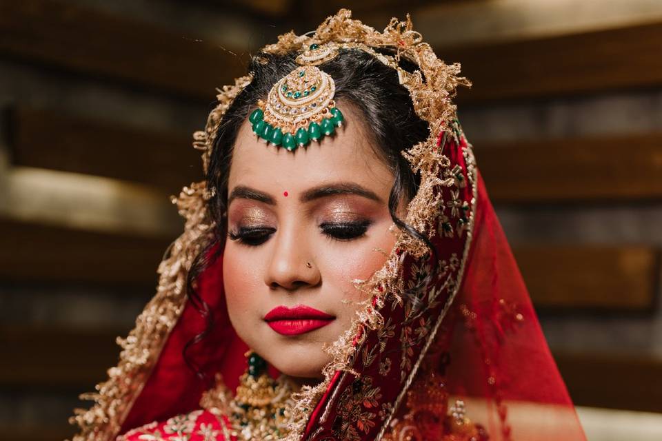 BRIDE GETTING READY