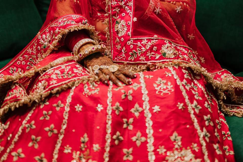 BRIDE GETTING READY