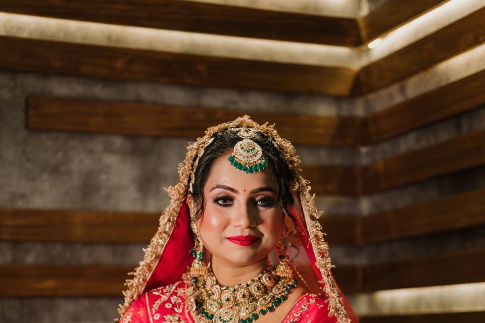 BRIDE GETTING READY