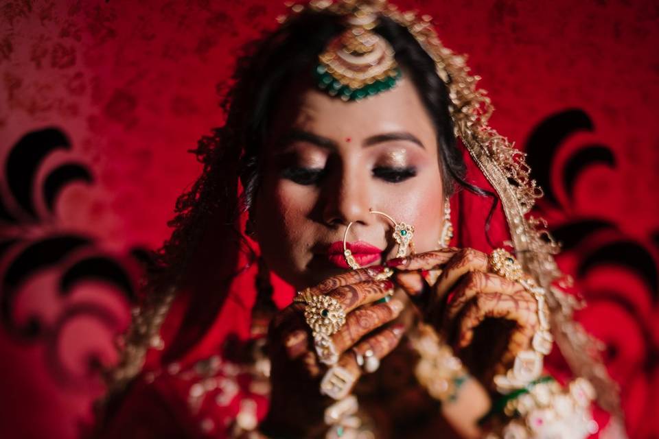 BRIDE GETTING READY