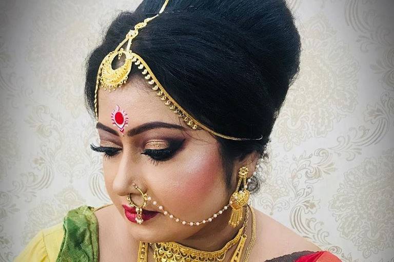 Freelance Makeup Artist Mysti Mitali
