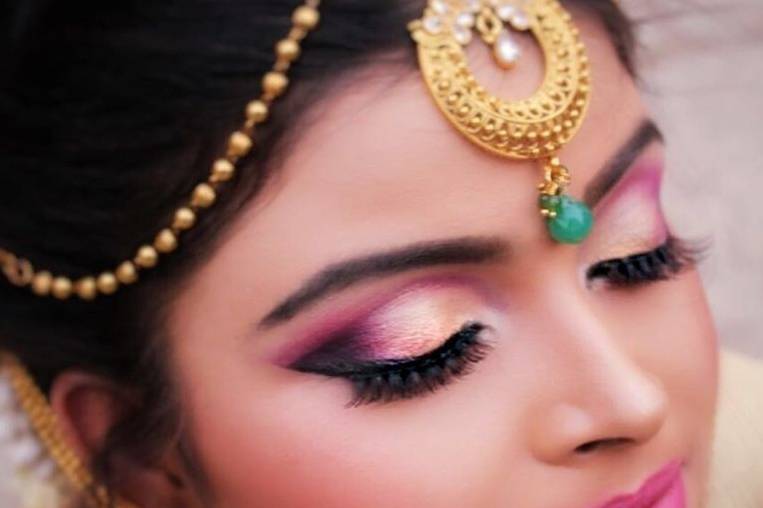 freelance makeup artist jobs in delhi