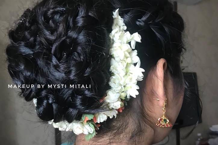 Freelance Makeup Artist Mysti Mitali