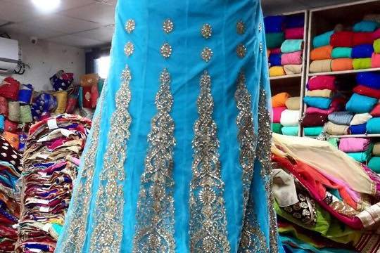 INDIA'S TOP BIGGEST LEHENGA MANUFACTURERS Tanveer Designer Lehengas *Dadar  Hindmata Market * Wholesalers of Fancy Lehenga & Many… | Instagram