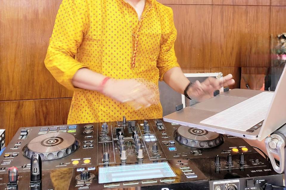 Dj