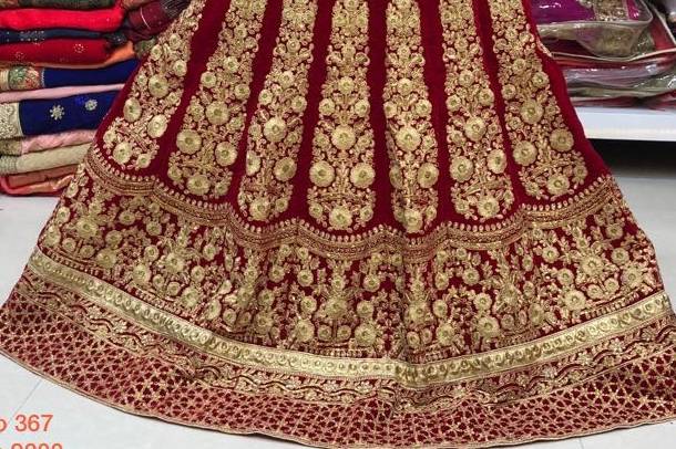 Simple & Bold designs Bridal Lehenga