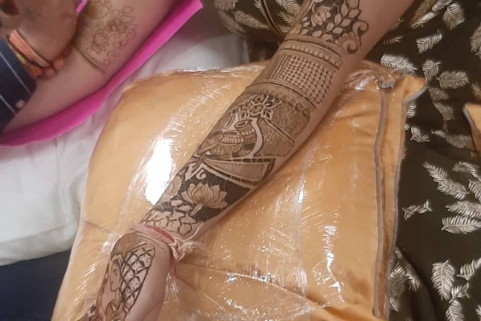 Ravi mehandi artist