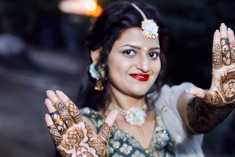 Mehandi on hand
