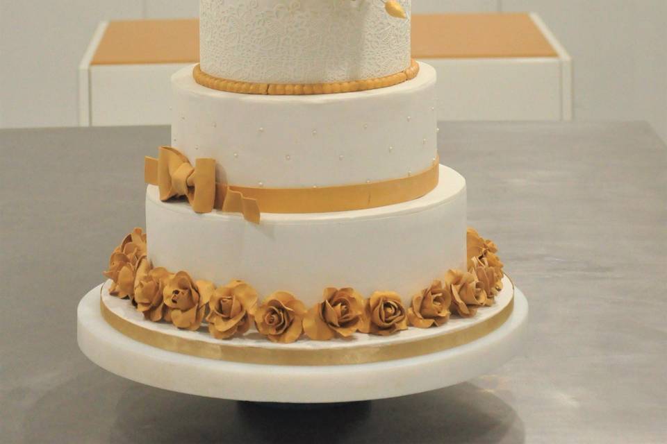 A Royal Gold Wedding cake