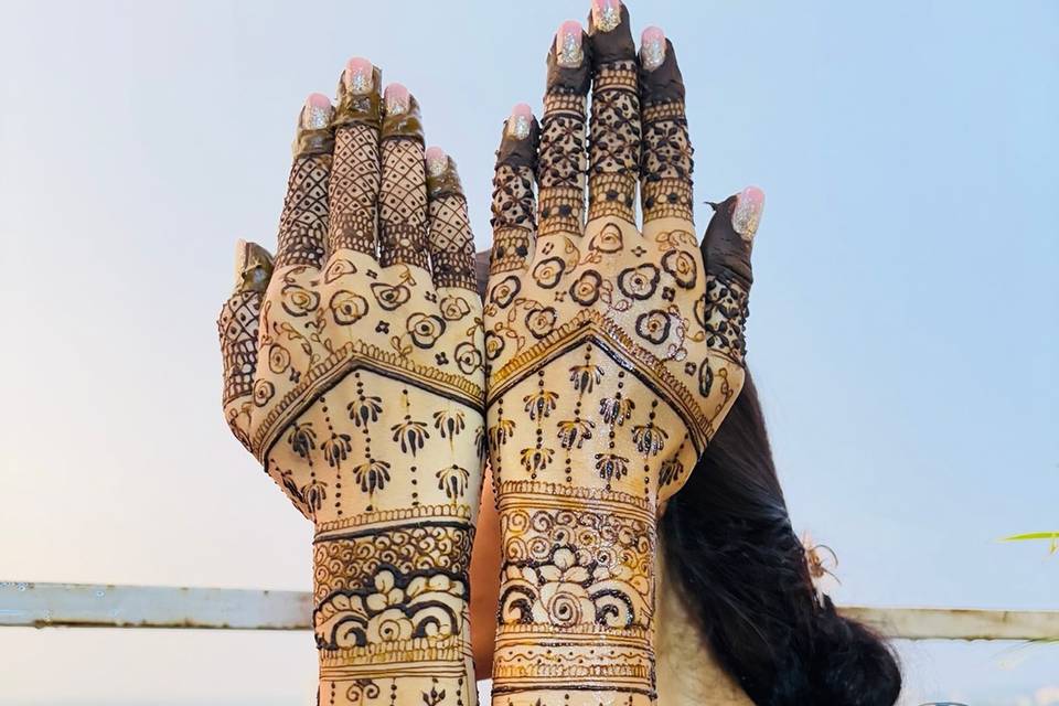 Pooja Mehendi Designer