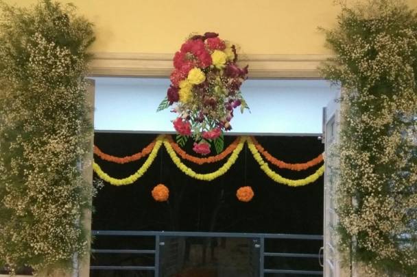 Entrance Decor